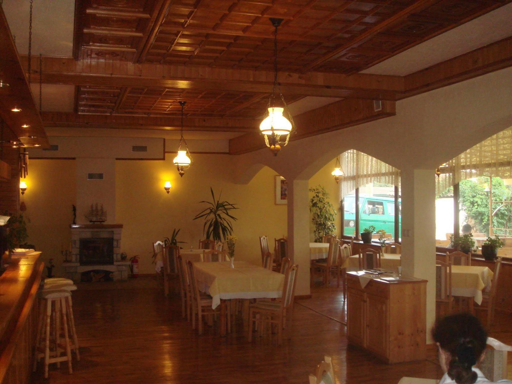 Margarita Hotel Varna Buitenkant foto